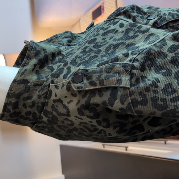 Avec Les Filles Women's Anthropologie Olive Print Cargo Jacket,Size S. - Picture 4 of 14